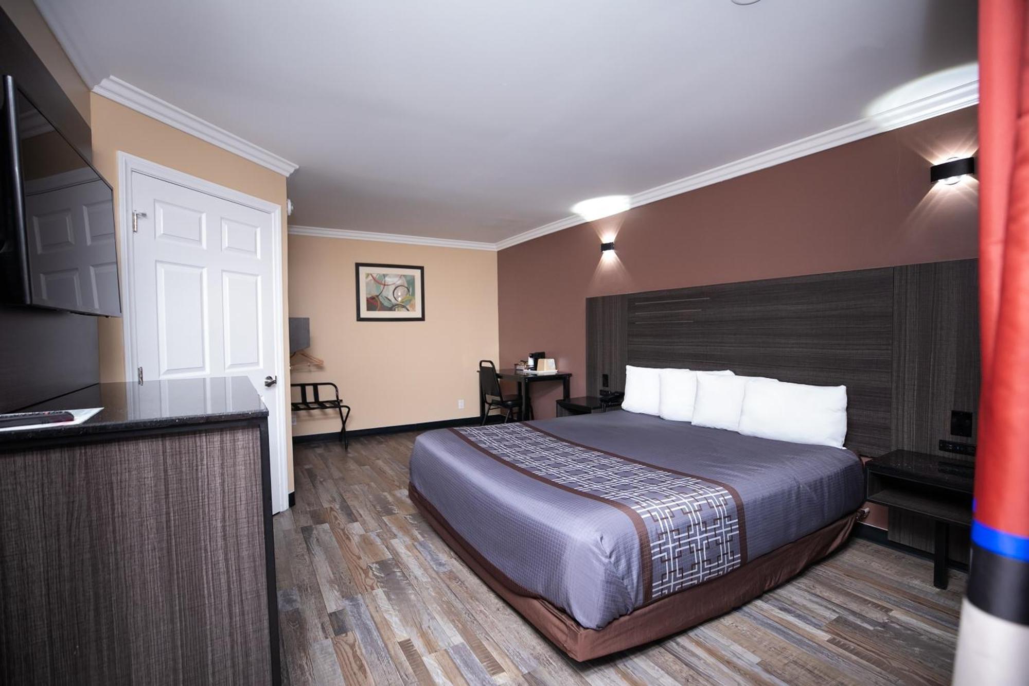 Rodeway Inn & Suites Беллфлавер Екстер'єр фото