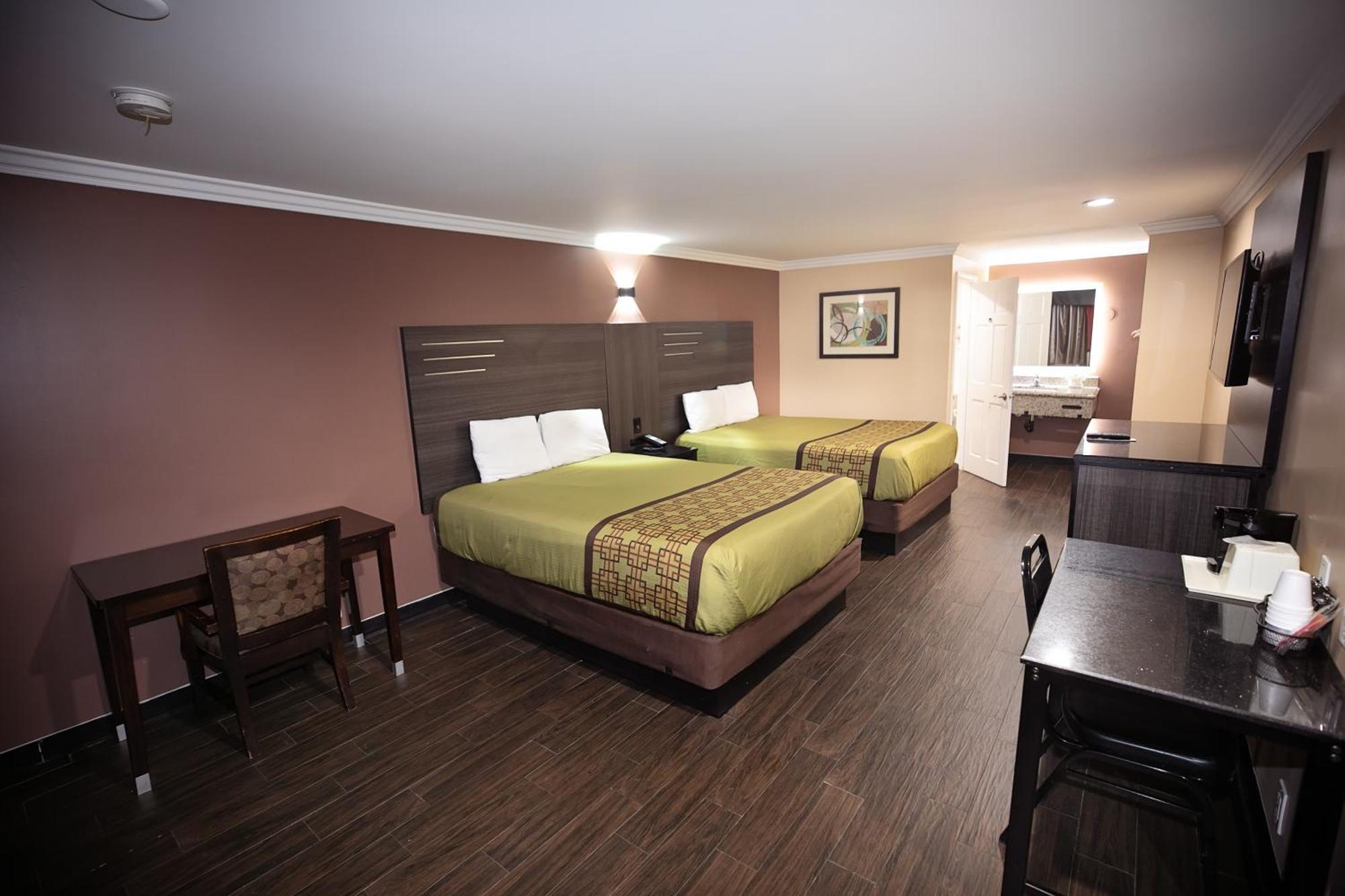 Rodeway Inn & Suites Беллфлавер Екстер'єр фото