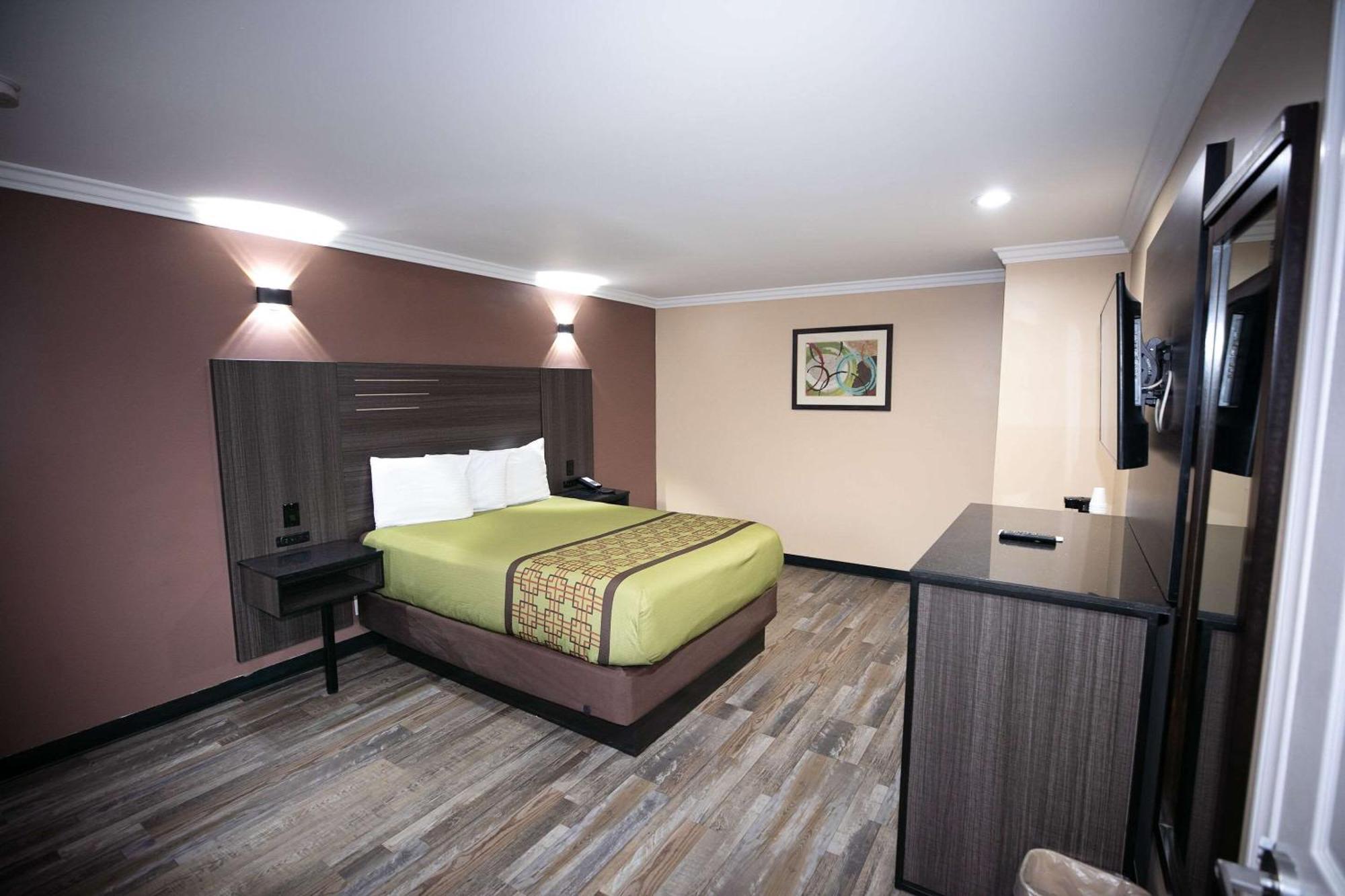 Rodeway Inn & Suites Беллфлавер Екстер'єр фото