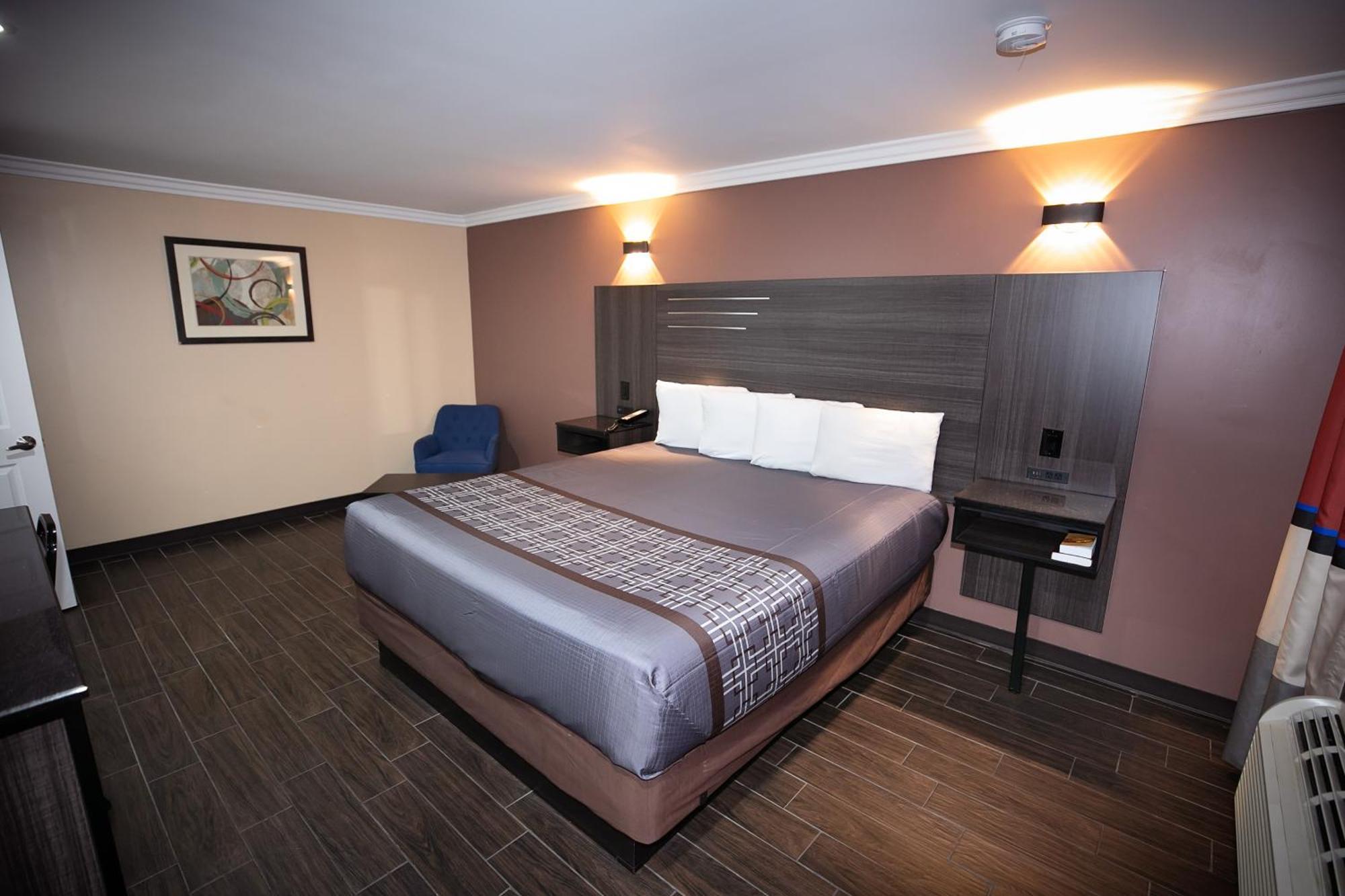 Rodeway Inn & Suites Беллфлавер Екстер'єр фото