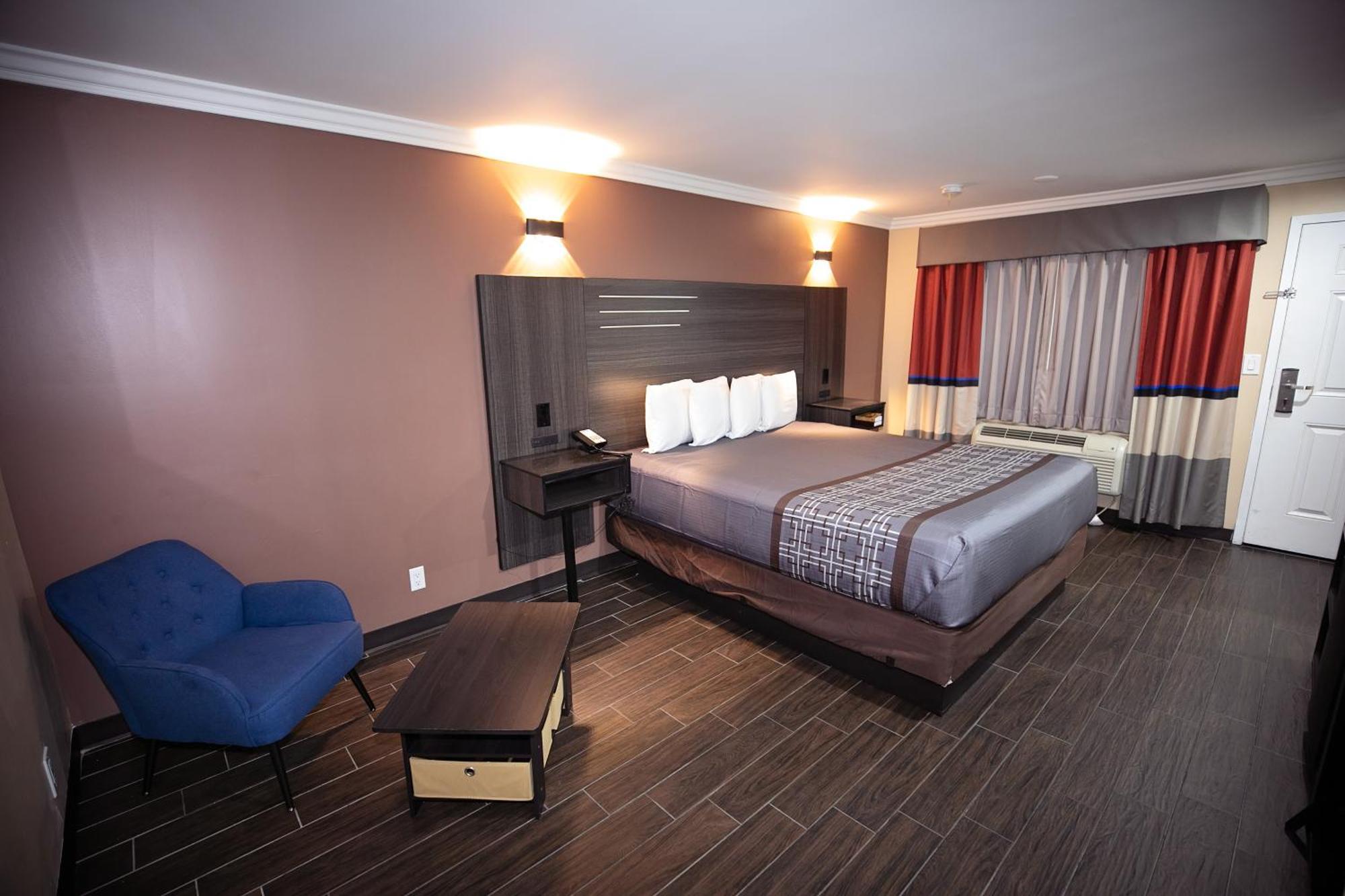 Rodeway Inn & Suites Беллфлавер Екстер'єр фото